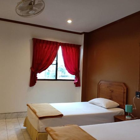 Kookkai House Vandrarhem Patong Exteriör bild