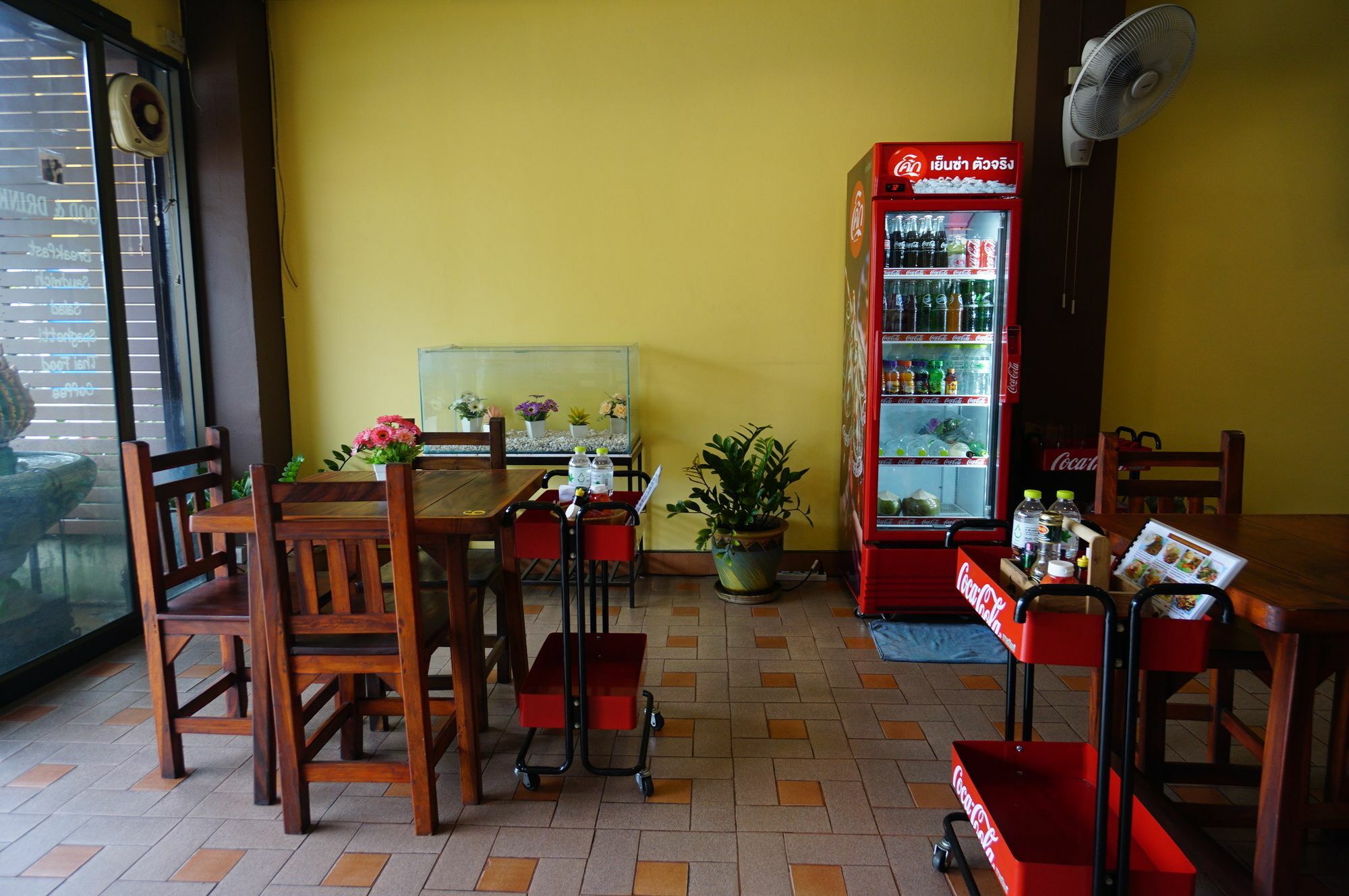 Kookkai House Vandrarhem Patong Exteriör bild