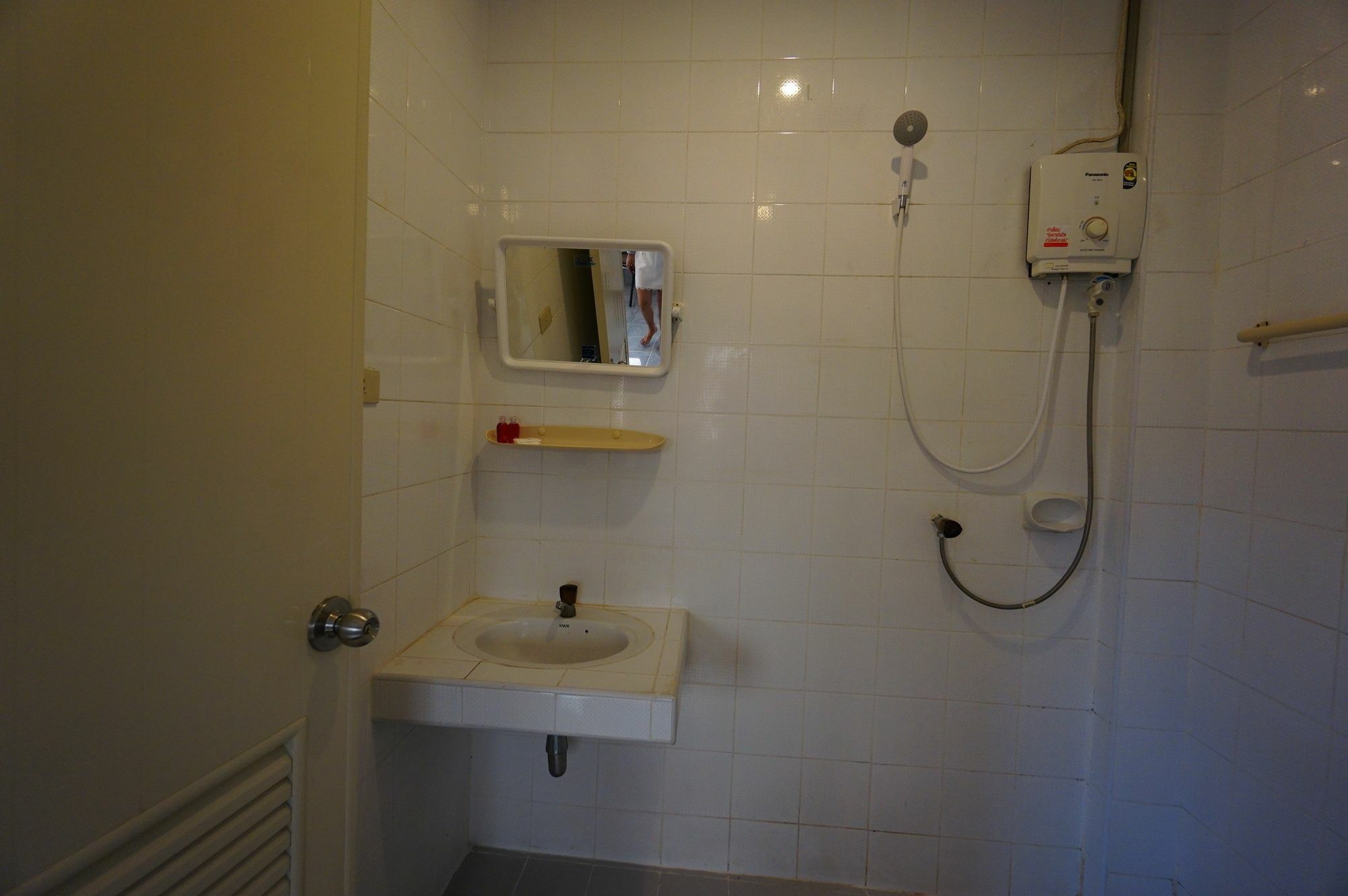 Kookkai House Vandrarhem Patong Exteriör bild